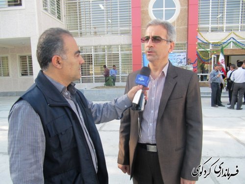 شهیدان رجایی و باهنر عاشقانه و بی منت ،خود را وقف مردم کردند