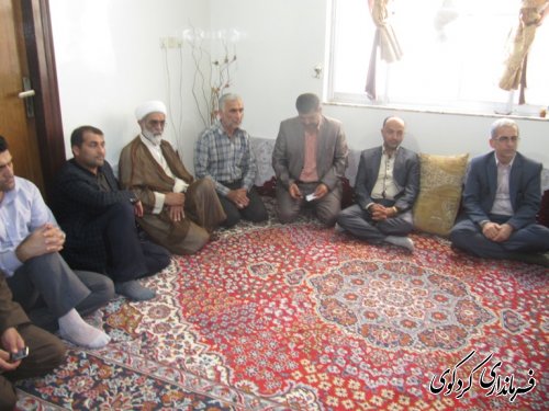 دیدار فرماندار ومسئولین با خانواده شهیدان منوچهری /تصویری