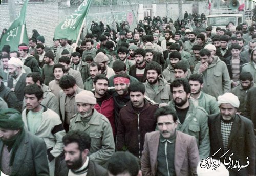 دیدار فرماندار ومسئولین با خانواده شهیدان منوچهری /تصویری