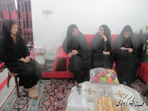 به مناسبت دهه کرامت صورت گرفت: دیدار فرماندار با دختران شاهد