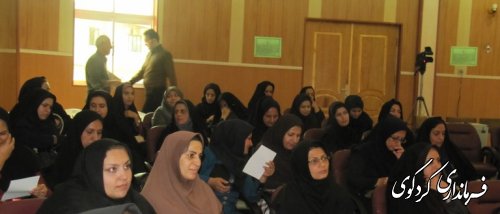 با حضور فرماندار از  بهورزان خانه های بهداشت تجلیل وتقدیر شد