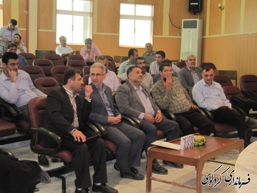 با حضور فرماندار از  بهورزان خانه های بهداشت تجلیل وتقدیر شد