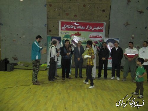 همایش پیاده روی بزرگ خانوادگی در کردکوی برگزار شد