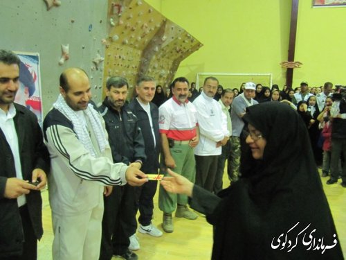 همایش پیاده روی بزرگ خانوادگی در کردکوی برگزار شد