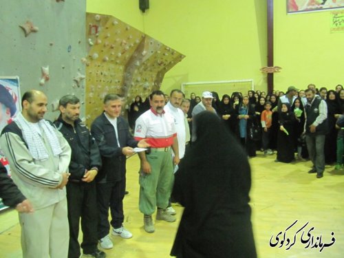همایش پیاده روی بزرگ خانوادگی در کردکوی برگزار شد