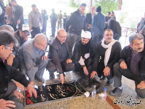 به مناسبت هفته بسیج گلزار شهدا عطرآگین شد