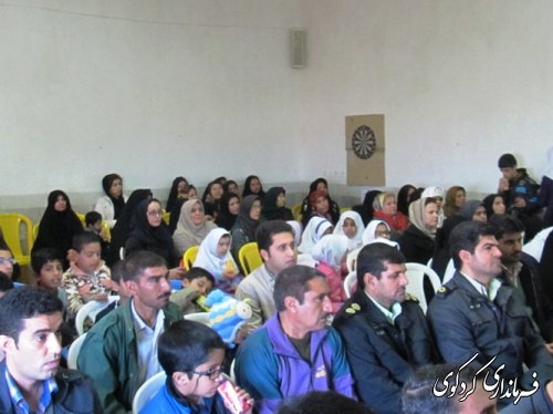 جشن معلولان در مدرسه استثنایی توحید