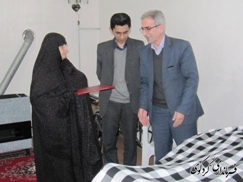 دیدار فرماندار با روحانی مبارز شهرستان