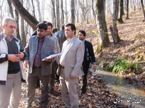 بازدید فرماندار از آب بندان در منطقه زیبای چهارکوه (گزارش تصویری)