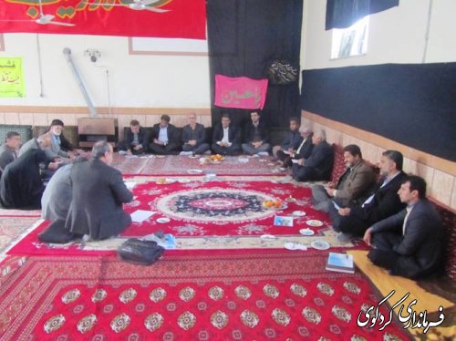 نشست صمیمی فرماندار  با روسای شورای اسلامی و دهیاران روستاهای  شرق شهرستان
