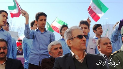 به مناسبت ایام الله دهه فجر: فرماندار کردکوی به ده نفر از دانش آموزان برتر جوایزی اهدا خواهد کرد