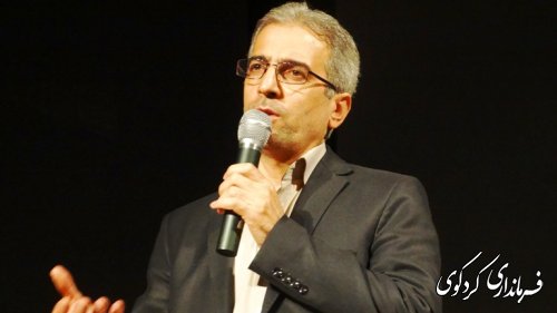 به مناسبت دهه فجر: در مراسم جنگ شادی از هنرجویان هنرهای تجسمی در شهرستان تقدیر شد