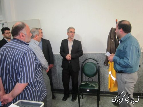 بازدید سرزده فرماندار از ادارات شهرستان