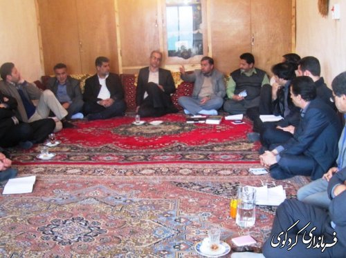 بررسی مسائل و مشکلات روستاهای شهرستان با حضور فرماندار