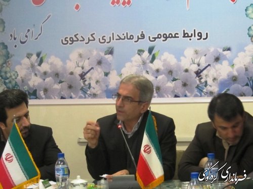 فرماندار: ارائه گزارش عملکرد مسئولان باعث جلب اعتماد مردم و افزایش مشروعیت نظام می شود.