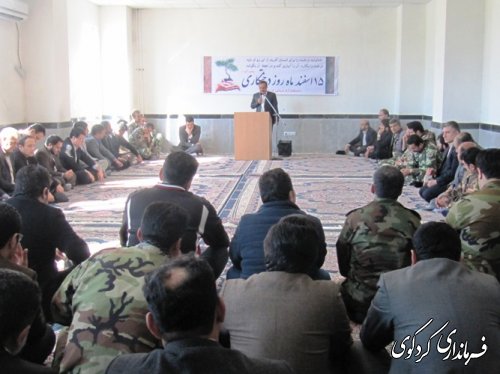 به دست خود درختی می نشانیم