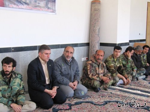 به دست خود درختی می نشانیم