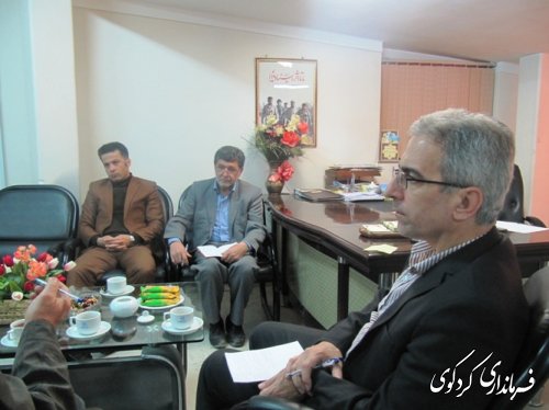 در آستانه سال نو اعضای شورای اسلامی بخش مرکزی با فرماندار دیدار و گفتگو کردند