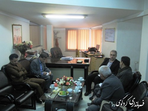 در آستانه سال نو اعضای شورای اسلامی بخش مرکزی با فرماندار دیدار و گفتگو کردند