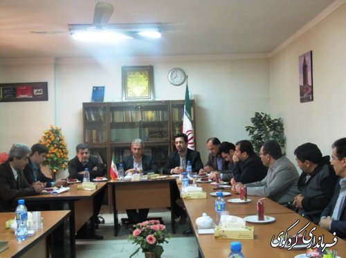نشست صمیمی فرماندار کردکوی با کارکنان فرمانداری در آخرین ساعت کاری سال 93