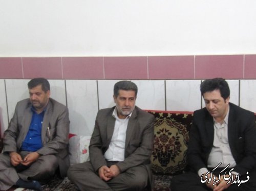 در دهمین روز از آغاز سال 94 معاون فرماندار و هیات همراه با تعدادی از خانواده های شاهد دیدار و گفتگو کردند.