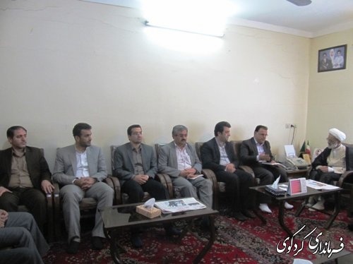 دیدار طهماسبی معاون سیاسی امنیتی استانداری گلستان با امام جمعه کردکوی و چند تن از خانواده های شاهد