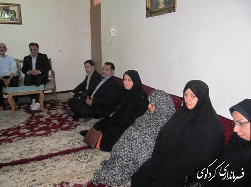 دیدار طهماسبی معاون سیاسی امنیتی استانداری گلستان با امام جمعه کردکوی و چند تن از خانواده های شاهد