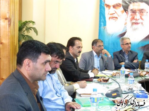 نشست مشترک ائمه جماعت، نماینده مردم مجلس و فرمانداران، مدیرکل آموزش و پرورش استان و روسای آن در غرب استان