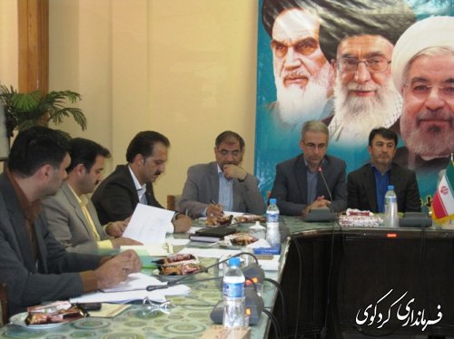 نشست مشترک ائمه جماعت، نماینده مردم مجلس و فرمانداران، مدیرکل آموزش و پرورش استان و روسای آن در غرب استان