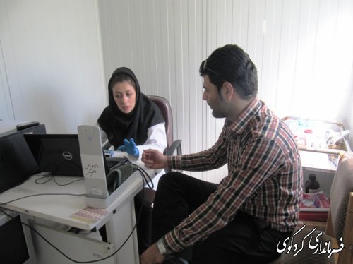 اهدای خون با حضور مسئولین شهرستان در کنار اقشار مختلف مردم