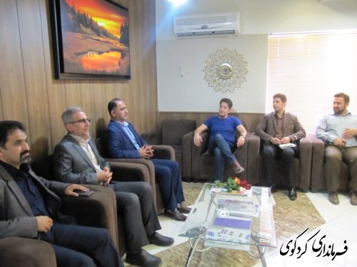 گرامیداشت روز پزشک با اهدای یک شاخه گل از سوی  فرماندار  کردکوی