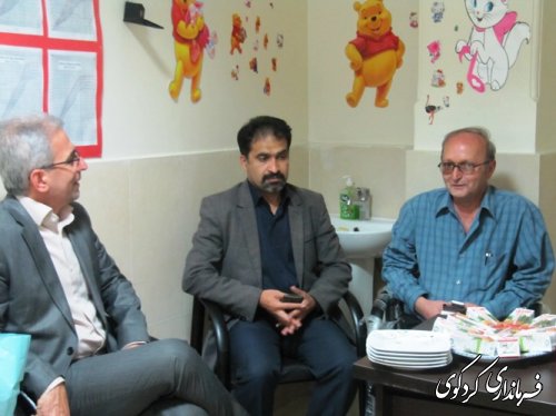 گرامیداشت روز پزشک با اهدای یک شاخه گل از سوی  فرماندار  کردکوی