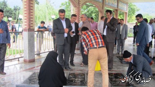 دیدار بخشدار با خانواده های شهدا و ایثارگر