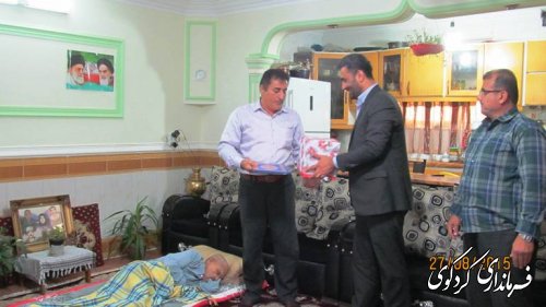 دیدار بخشدار با خانواده های شهدا و ایثارگر