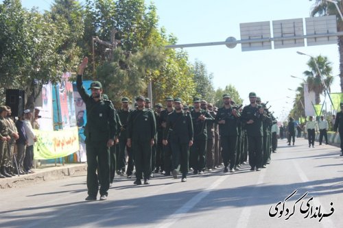 رژه نیروهای مسلح غرب گلستان  با حضور فرماندارکردکوی در بندرترکمن(گزارش تصویری)