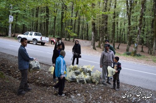 پاکسازی جنگل کردکوی با مشارکت شهروندان(گزارش تصویری)