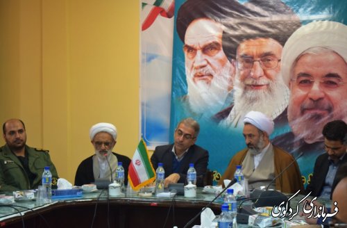 حجه الاسلام فتوحی گفت: بی توجهی و ناآگاهی ریشه ی عمده مشکلات نظام اداری کشوراست