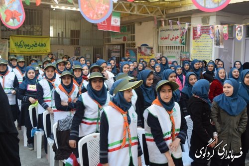 گلبانگ زنگ انقلاب در مدارس شهرستان کردکوی به صدا درآمد.