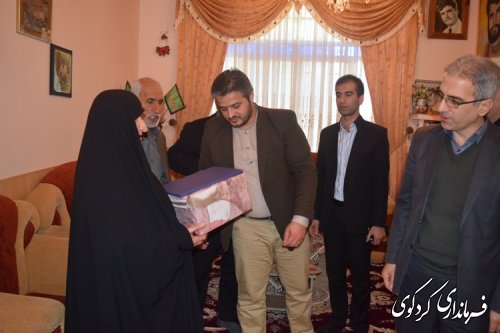 دیدار فرماندار  با خانواده های شاهد و ایثارگر