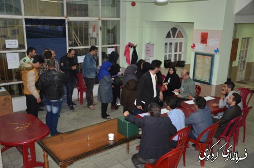 آقای رامین نورقلی پور با کسب رتبه اول راهی بهارستان گردید.