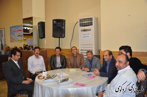 در آخرین روز از هفته بزرگداشت مقام  معلم ؛ از معلمان نمونه تجلیل و تقدیر گردید