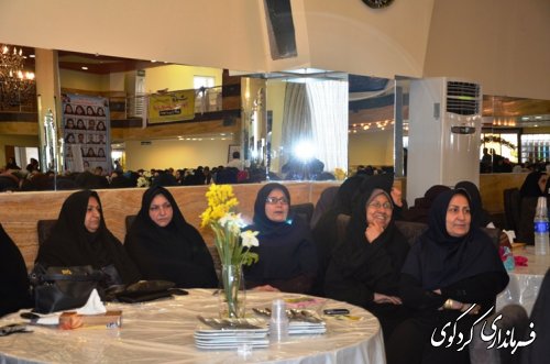 در آخرین روز از هفته بزرگداشت مقام  معلم ؛ از معلمان نمونه تجلیل و تقدیر گردید