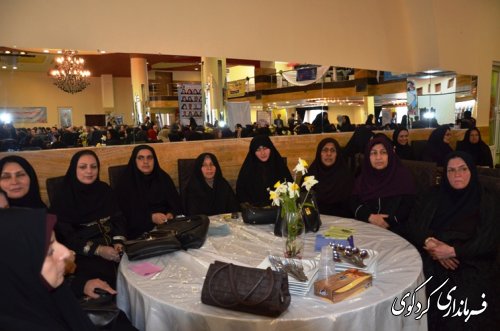 در آخرین روز از هفته بزرگداشت مقام  معلم ؛ از معلمان نمونه تجلیل و تقدیر گردید