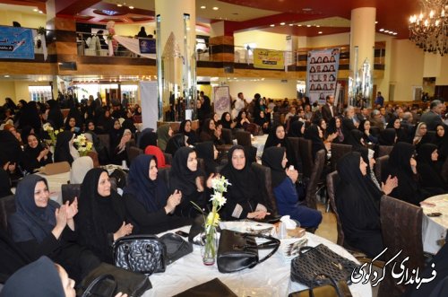 در آخرین روز از هفته بزرگداشت مقام  معلم ؛ از معلمان نمونه تجلیل و تقدیر گردید