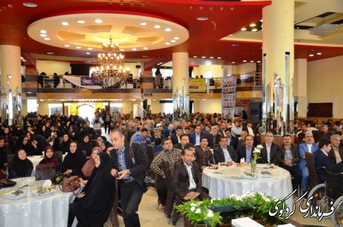در آخرین روز از هفته بزرگداشت مقام  معلم ؛ از معلمان نمونه تجلیل و تقدیر گردید