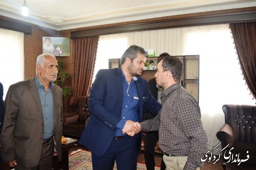 مجتبی جمالی فرماندار کردکوی با چند تن از جانبازان جنگ تحمیلی دیدارکرد