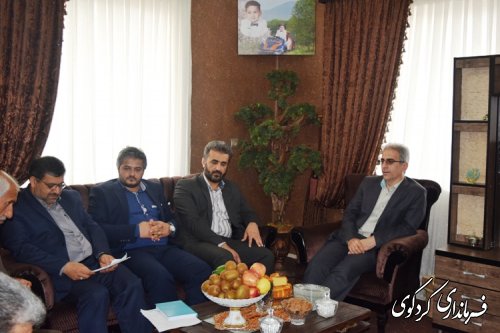 مجتبی جمالی فرماندار کردکوی با چند تن از جانبازان جنگ تحمیلی دیدارکرد
