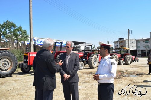  مراسم نمادین پلاک گذاری 81  دستگاه تراکتور در سطح شهرستان برگزار گردید .