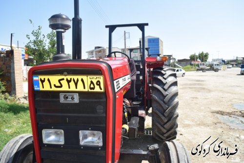  مراسم نمادین پلاک گذاری 81  دستگاه تراکتور در سطح شهرستان برگزار گردید .