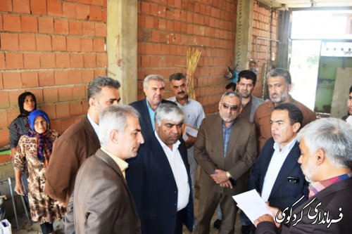 بازدید فرماندار و مدیر کل کمیته امداد استان از منازل سیلزدگان روستای دنگلان